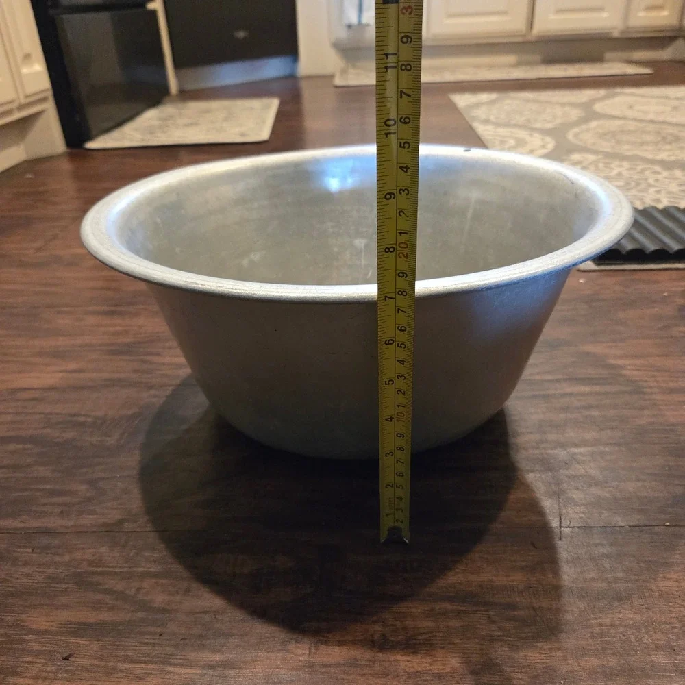 Vintage Large Aluminum Wash Basin Round Metal Farmhouse Tub 15.5 Inch